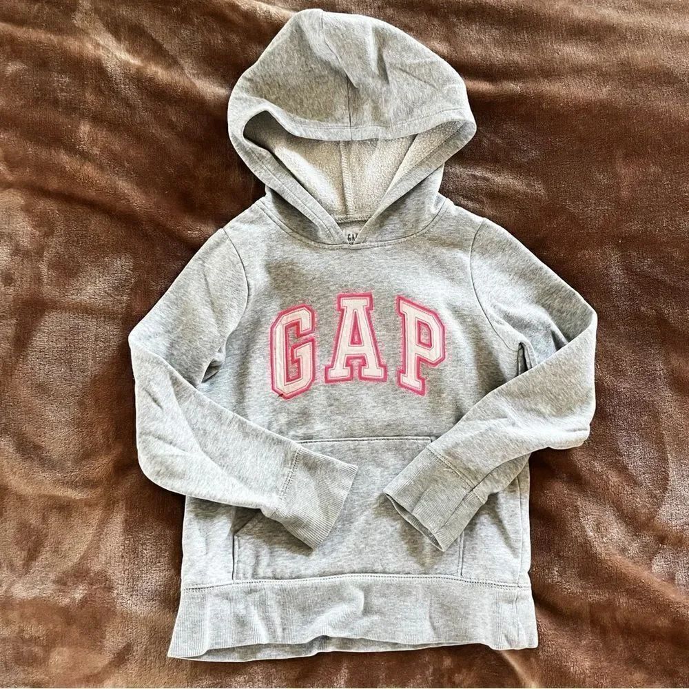 GAP Kids Girls Gray Hooded Sweatshirt with Pink Logo and Kangaroo Pocket 6-7 - Picture 2 of 9